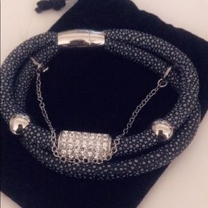 🎅🏼SALE🎅🏼bracelet/ magnet closer